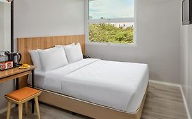 Go Hotels Plus Bacolod - Newly Renovated